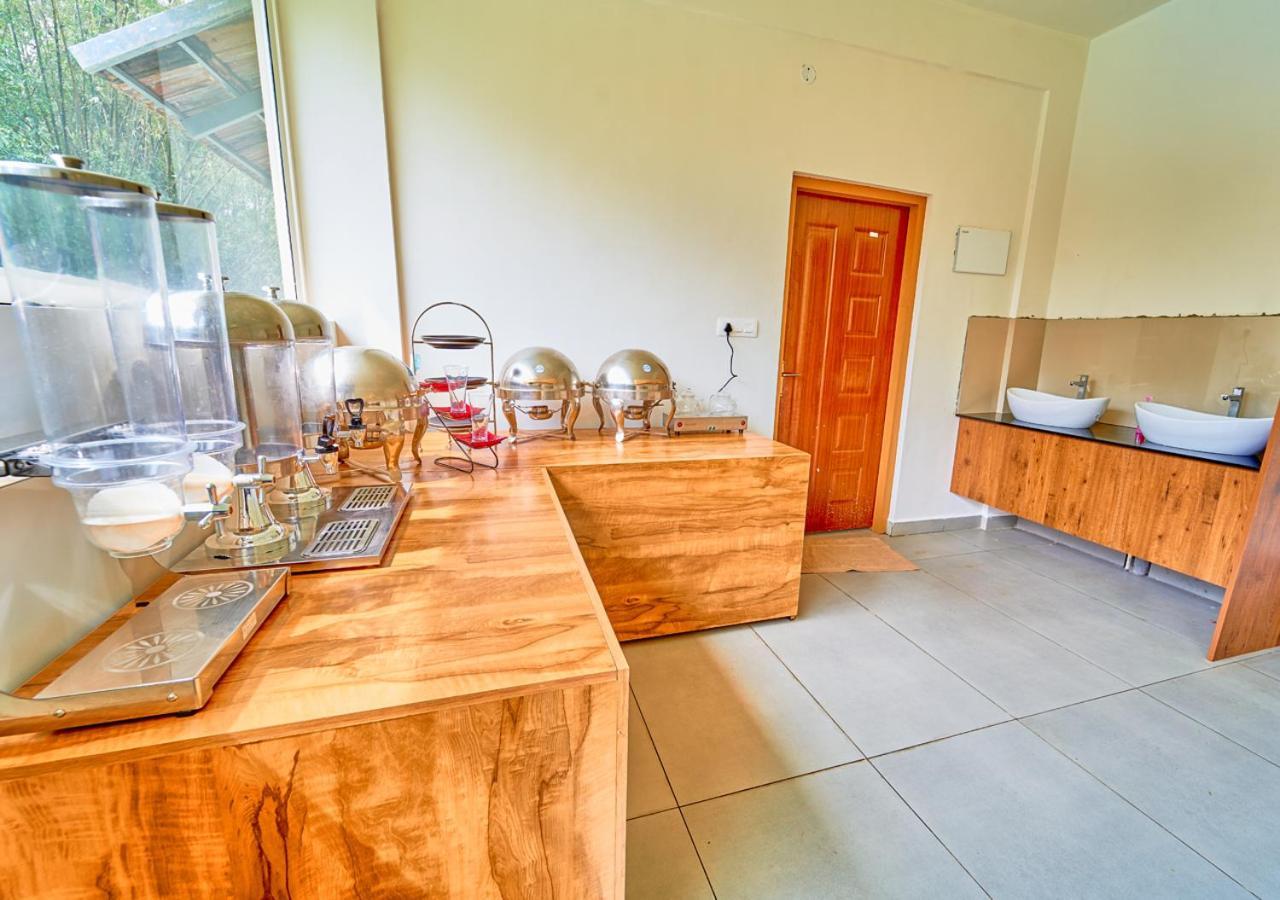 Glen Castle Vagamon Pool Resort By Voye Homes 외부 사진