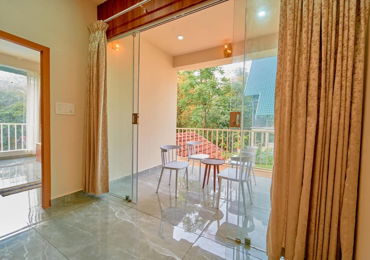 Glen Castle Vagamon Pool Resort By Voye Homes 외부 사진