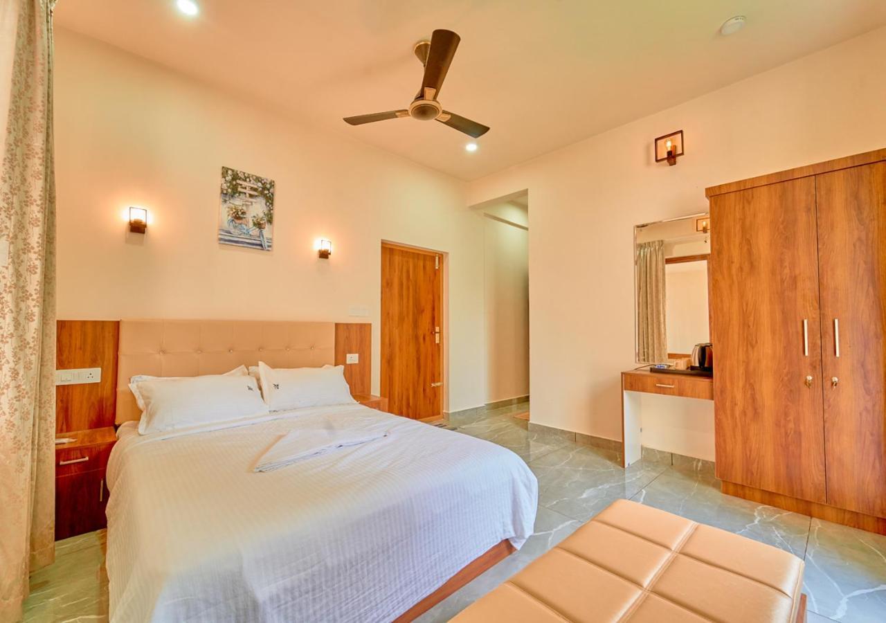 Glen Castle Vagamon Pool Resort By Voye Homes 외부 사진