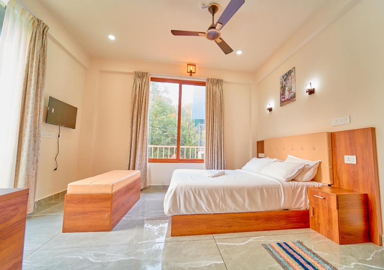 Glen Castle Vagamon Pool Resort By Voye Homes 외부 사진