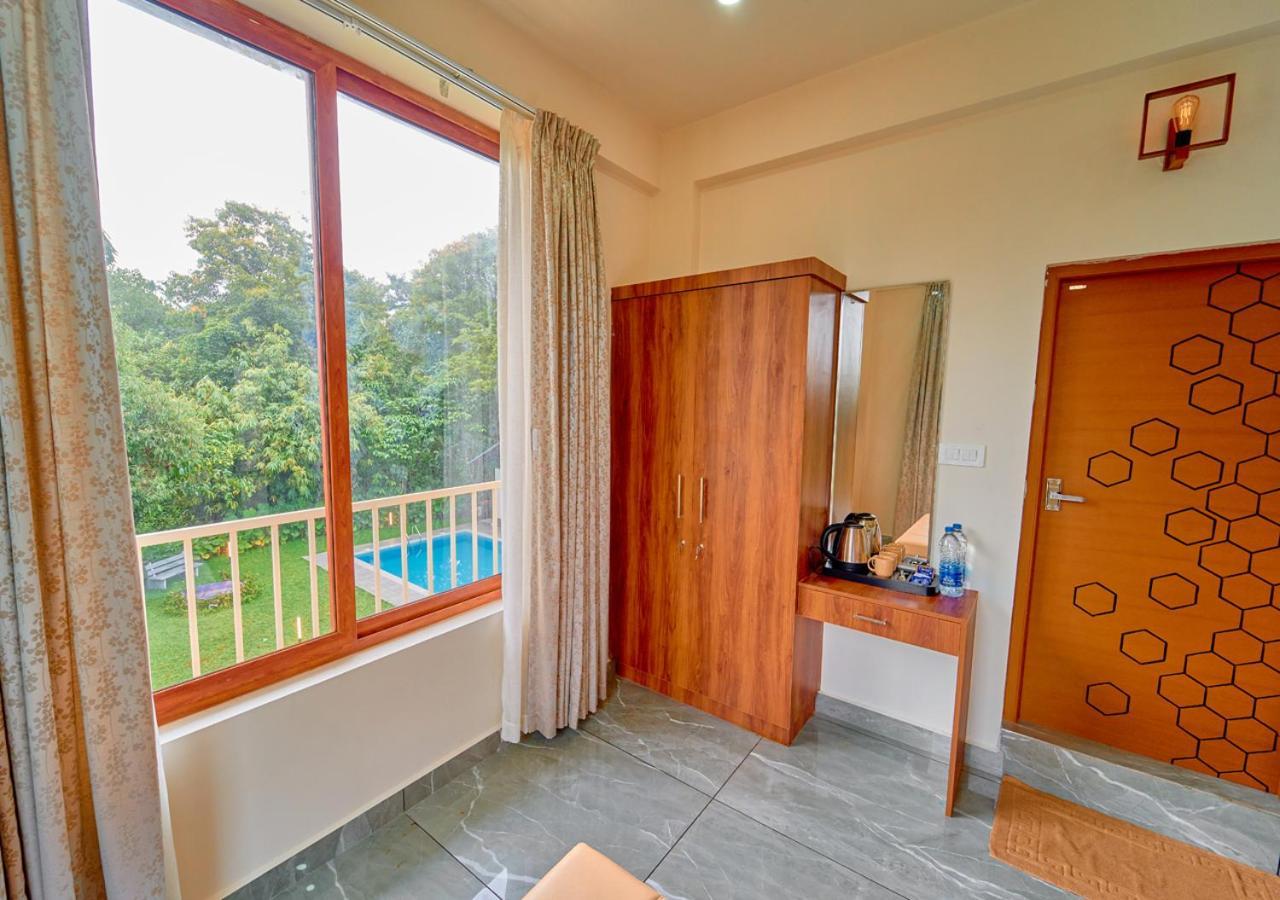 Glen Castle Vagamon Pool Resort By Voye Homes 외부 사진